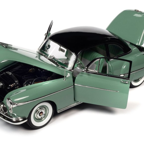 NIB Auto World Die-cast 1:18 1950 Oldsmobile Rocket 88 Alder Green - Picture 2 of 7